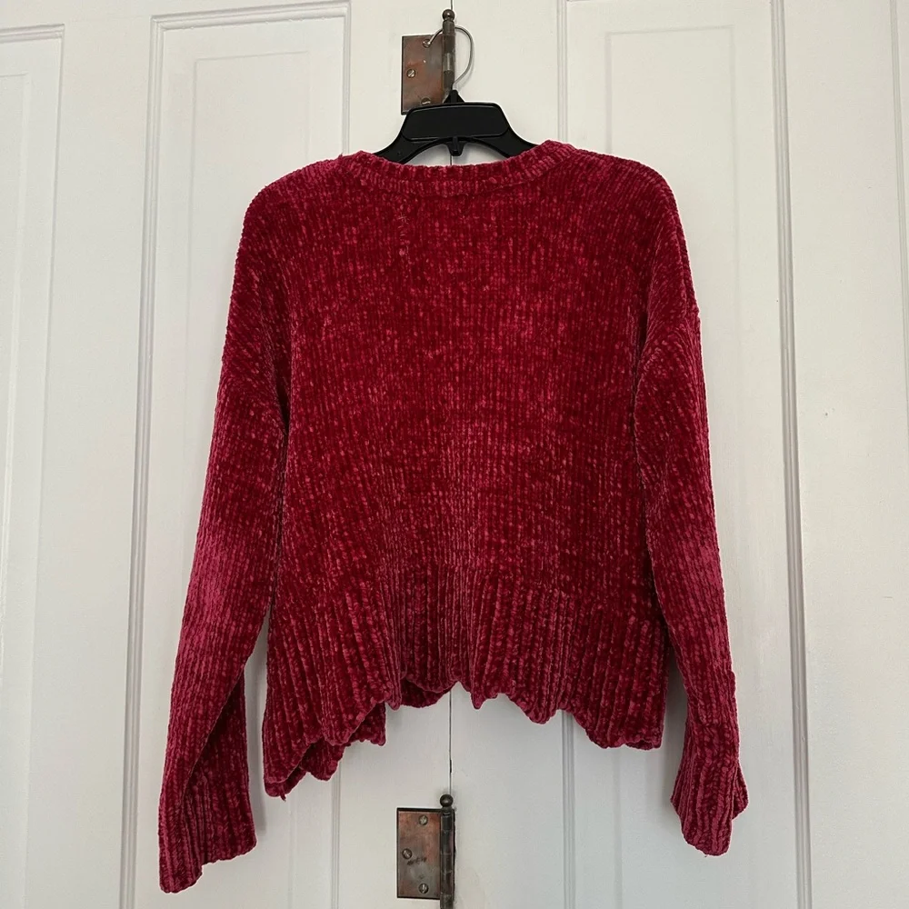 Cynthia Rowley Cozy Chenille Scallop Red Sweater • Size M - Picture 5 of 7